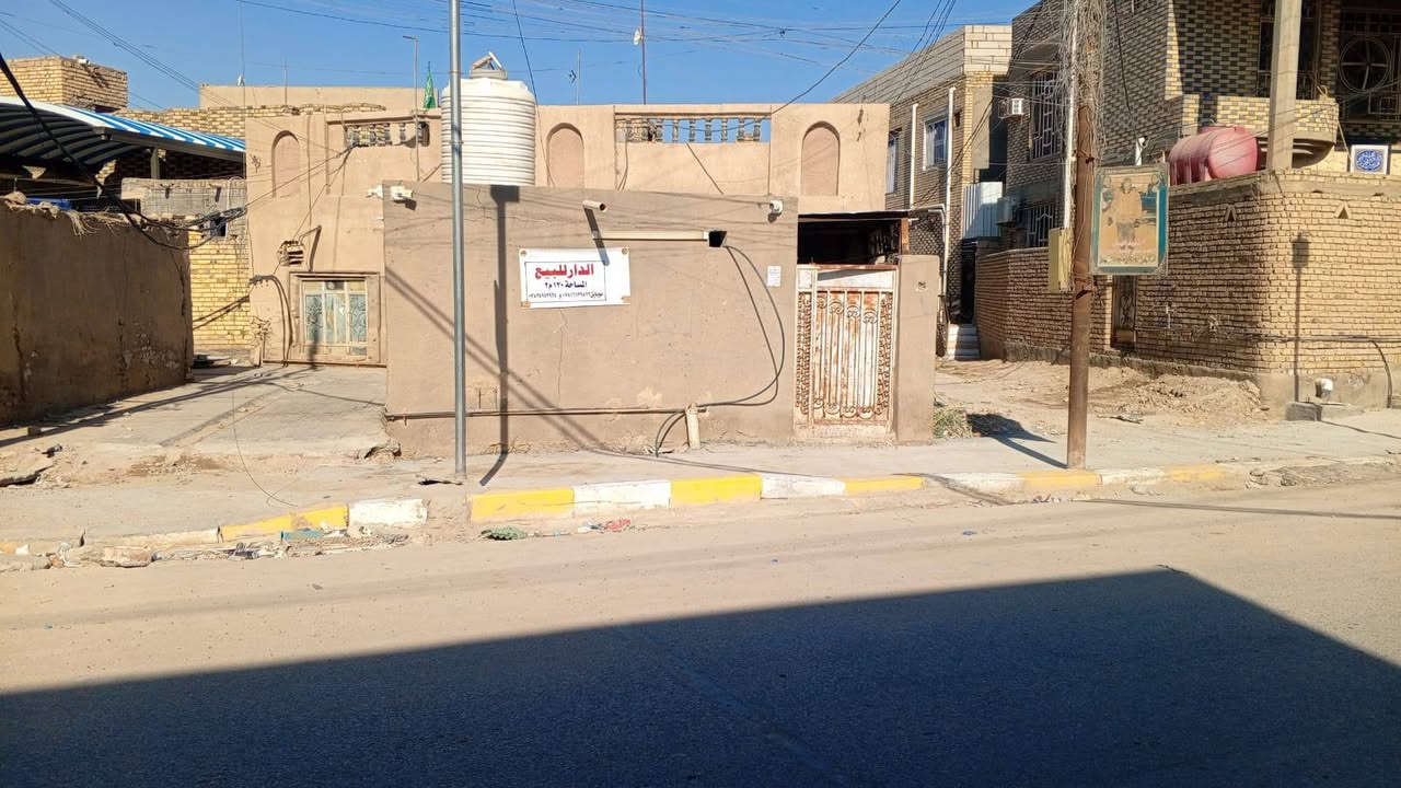 للبيع في الشعله على الشارع الرئيسي قريب من تقاطع سيد سعار
الشارع المؤدي الى مستوصف القدس وحسينية الامام الكاظم الدار موقع تجاري المساحه 130م
للاستفسار الاتصل ***********
