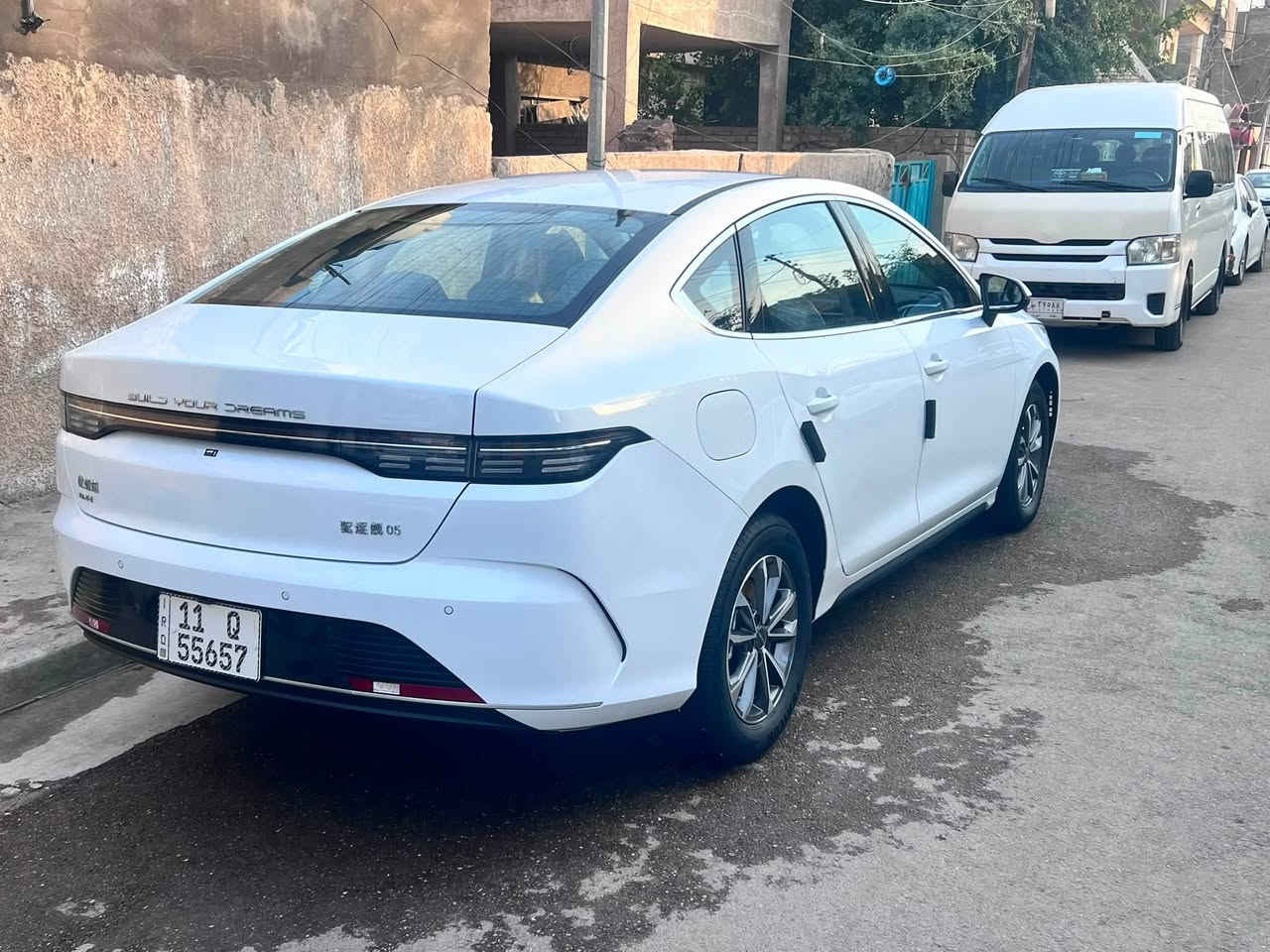 السلام عليكم BYD موديل2025ماشيا20
السعر 19.200يعني 19 مليون و200 الف  مكفول من الطخه والبارد والتكحيل مكاني بغداد الدوره هـ***********
