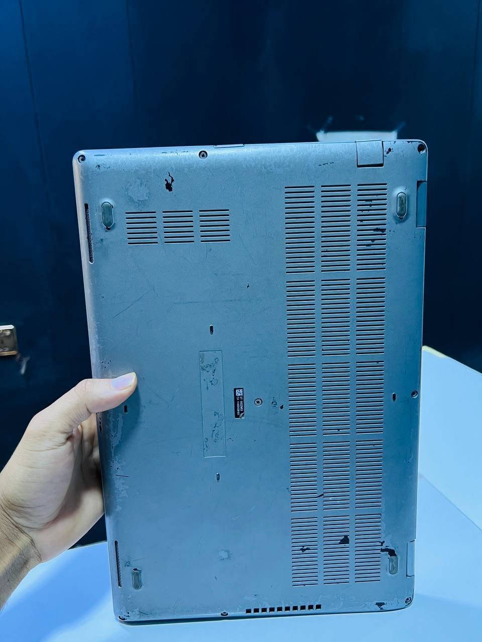 💻 لابتوب Dell للبيع
🔹 المعالج: Intel Core i5-10210U الجيل العاشر
🔹 السرعة: 1.60GHz وتصل إلى 2.11GHz
🔹 الرام: 16GB RAM
🔹 التخزين: 256GB SSD NVMe
🔹 كرت الشاشة: Intel UHD Graphics
🔹 النظام: Windows 64-bit
🔹 الشاشة: غير لمس
🔹 الجهاز سريع ومناسب للدراسة، العمل، التصفح والبرامج.

📌 الجهاز مستخدم وبيه بعض الخدوش الخارجية مثل ما واضح بالصور، لكن شغال.

💰 السعر: 300 ألف قابل للتفاوض بالمعقول

📍 المكان: النجف
رقم : ***********
