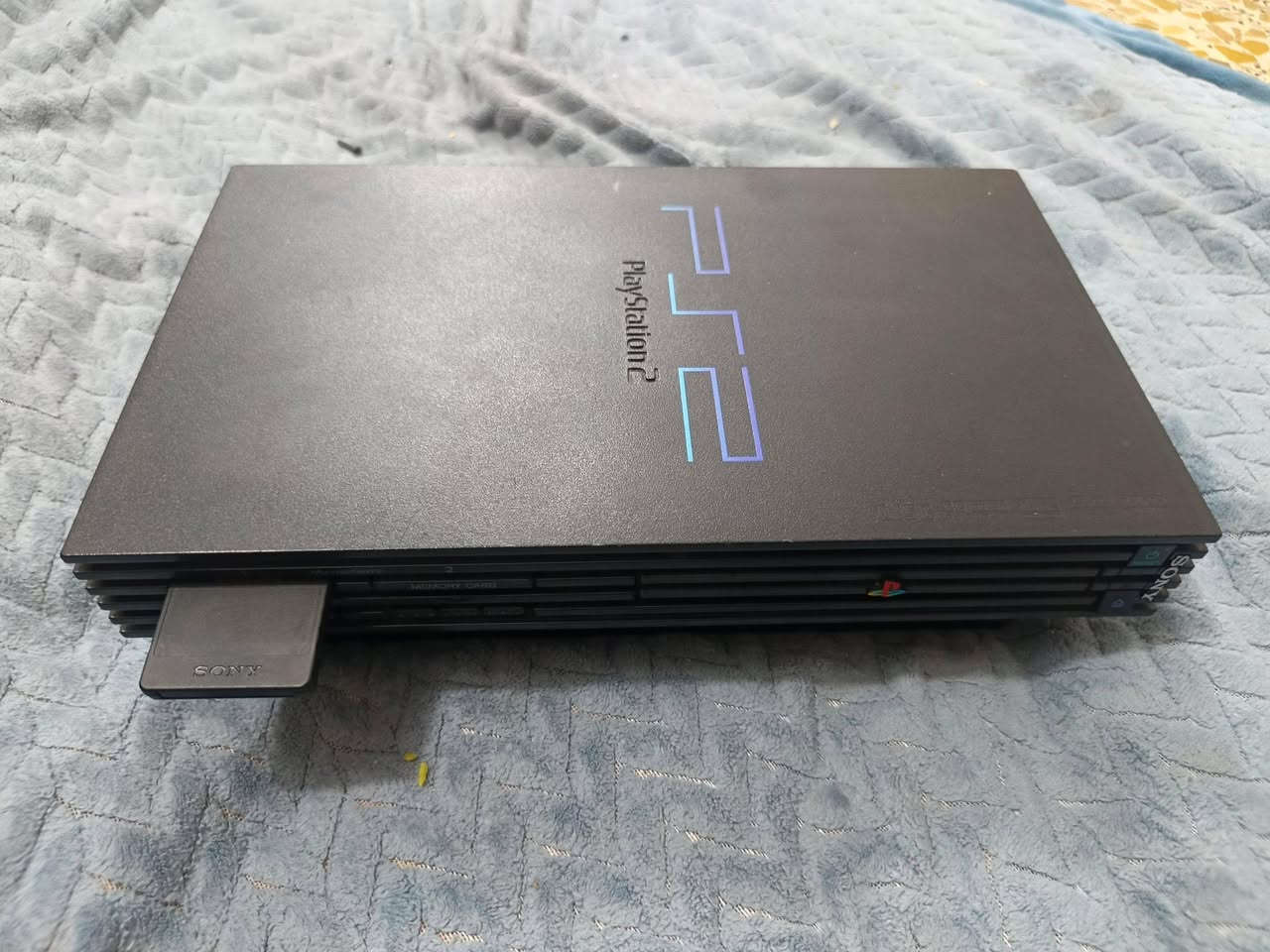 PS2
سوبر سلم نسخة ال 5000
ملحقات/ يدات ثنين ميموريات 2 16mb 
مع تحويلة hdmi و كيبل البور
وديتة للمصلح كال بور سبلاي بس ابيع فحم
سعر/40
موجود توصيل
