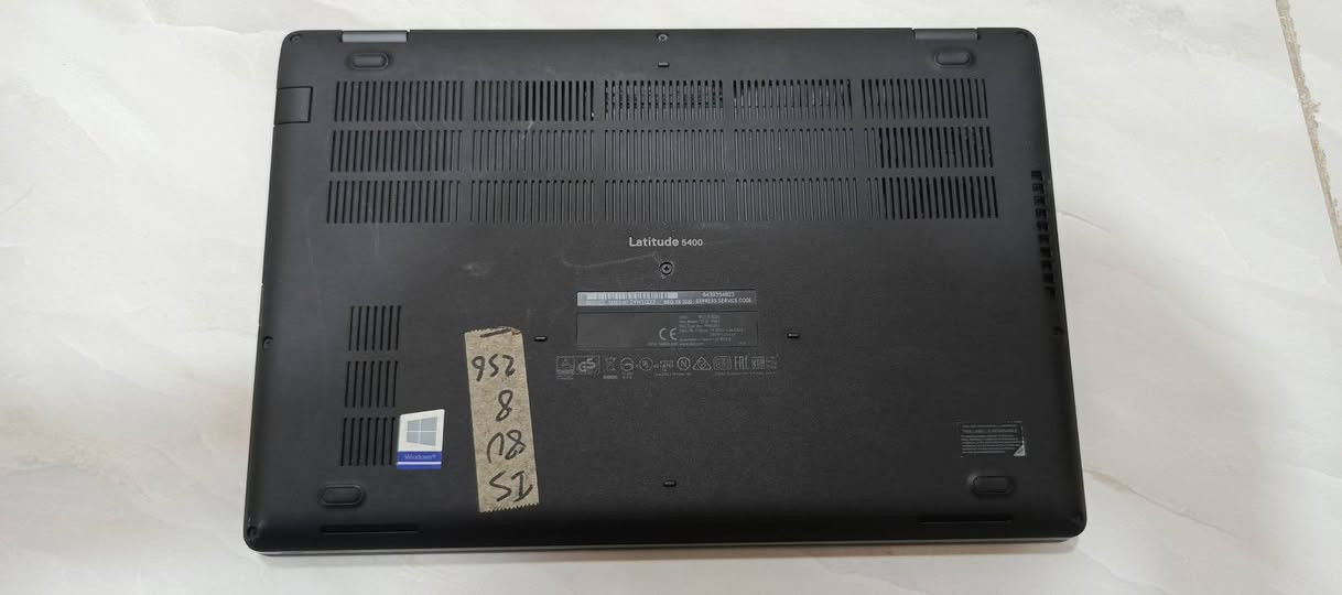للبيع
لابتوب DELL للبيع كور اي 5 الجيل الثامن ذاكره 265 والداخلية 8 ssd وباقي المواصفات داخل الصورة 
السعر 250 الف وبيها مجال المكان بابل الحله 
للاتصال *********** بي واتساب
