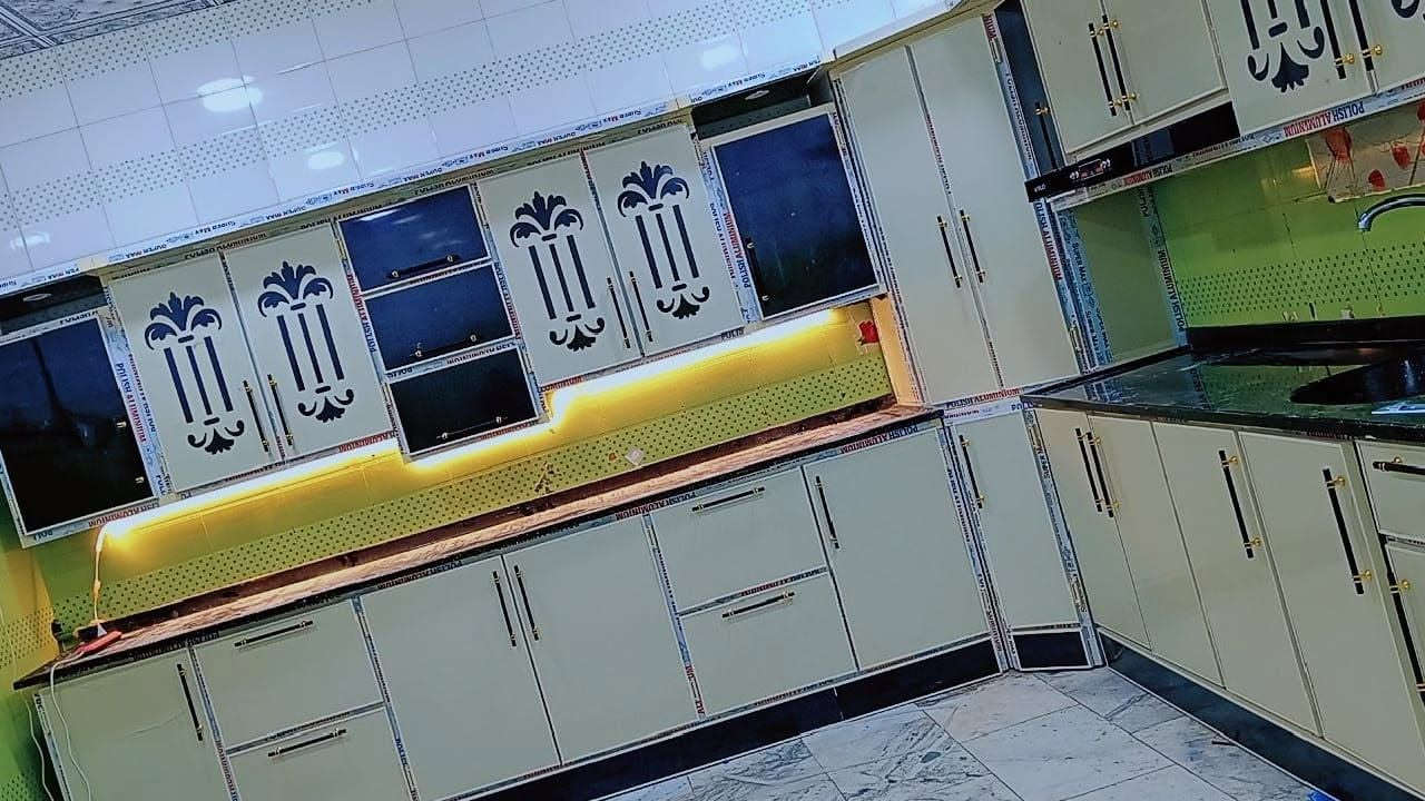 السلام عليكم
كاونتر للبيع تفصال ب2 ونص ماصار هواية جديد مستعجلين ؏ البيع مالته رايدينا بـ مليونين 
المكان: ناصرية حي اريدو. 
الرقم: ***********
