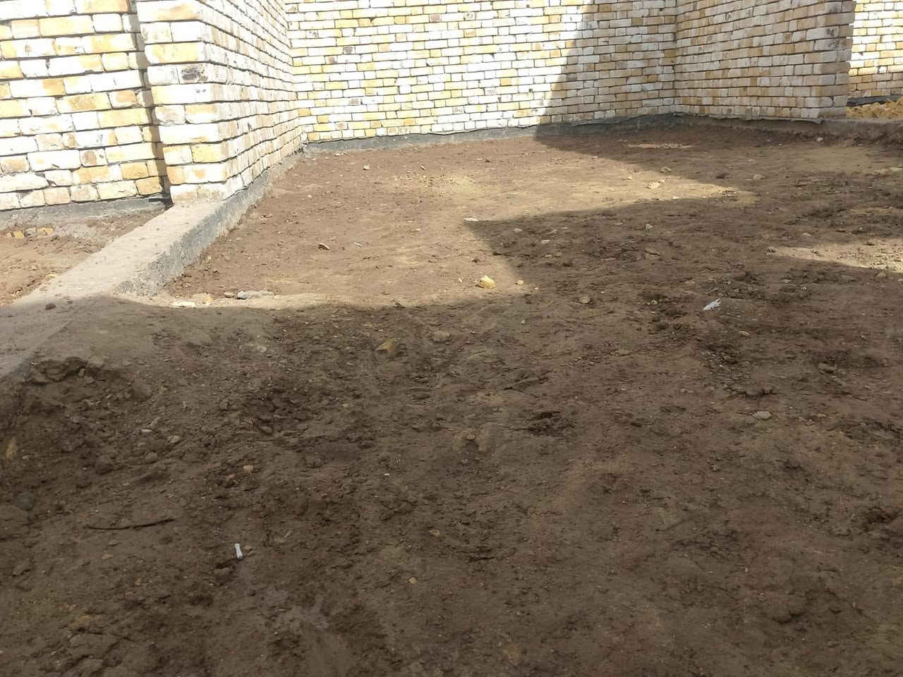 حبايبي السلام_عليكم 
شغلنا يتضمن مايلي
1- اخراج التراب الزائد من البيت
2-تربيع البيت كسر
3-دك البيت بالقفاز
4- صب البيت اذا كان بحاجه الى صب اسكان
#وكذلك دك السبيس والتراب وال
قطع وغيره + خزينه + تفليش +تصعيد تراب لصطح وتصليطه الصطح+مجاري+لبخ بتلوات +
ونج تصعيد كافه مواد البناء وغيرها 
كل هذا بكادر جيد وبسعر مناسب 
للاستفسار اكثر ***********رقم ثاني بي واتساب ***********بي واتساب وشغل درجه وله
