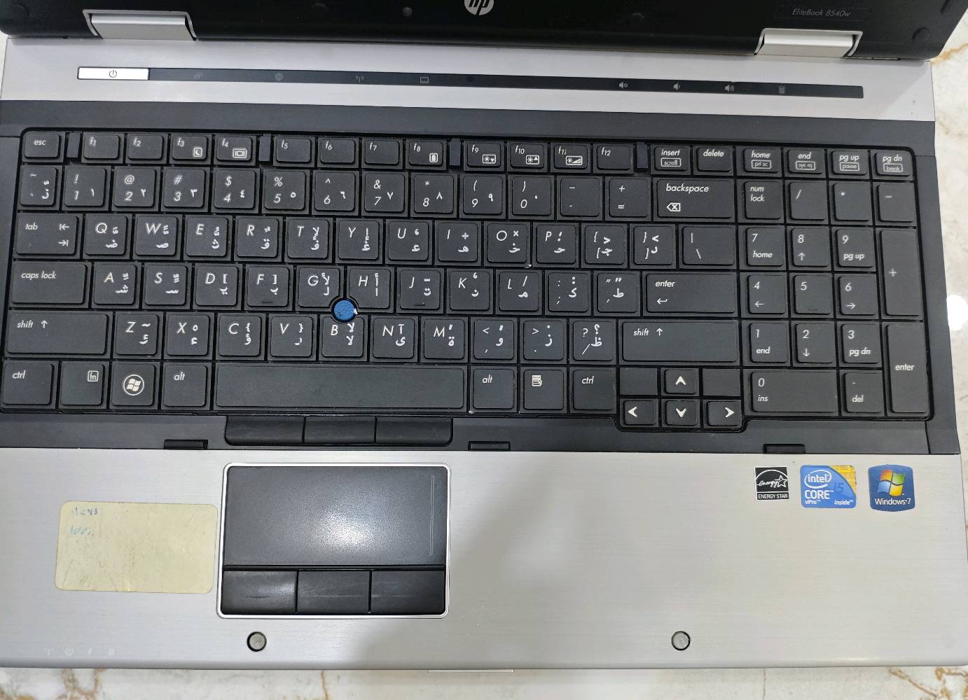 HP EliteBook • i5 • شغال بالشاحن فقط