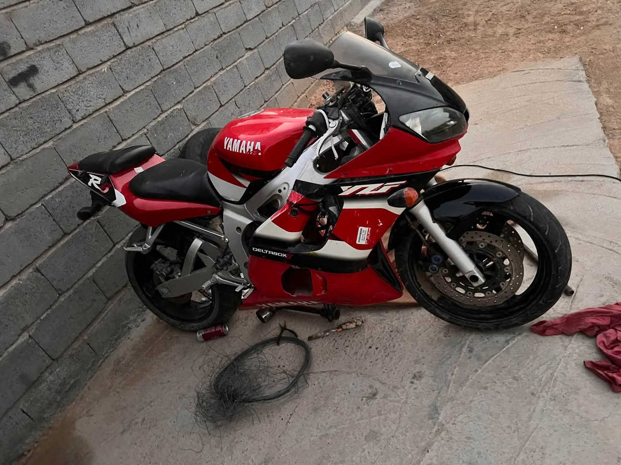R6 • هيكل • ماكو محرك