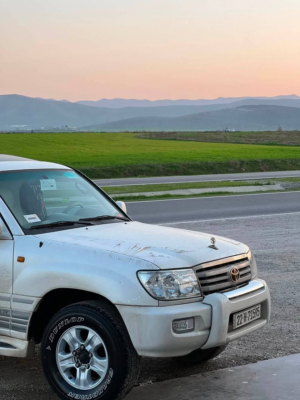 Land cruiser 2006 GXR 
مۆنیکا 2006 Gxr
فول مواسەفات تەحویل اسڵی
گێر تۆماتیک ناوزەرد  سڵاید شاشە ئایپاد و کامێرا 
٣ریز کوشن و تەبرید مەرکەزی 
فۆرمیکاو قوفلی اکسل

تەنها ١ جاملخی بۆیاخە 
گێڕو مەکینە و ئەکسل بەشەرت
سەنەوی تا٢٠٢٨ بەناو خۆمە
دەحامی بۆ دەحامی بەشەرت چرکەی تیانیە
سحری ١٩٢ گەڵاو معامەلە 
***********
