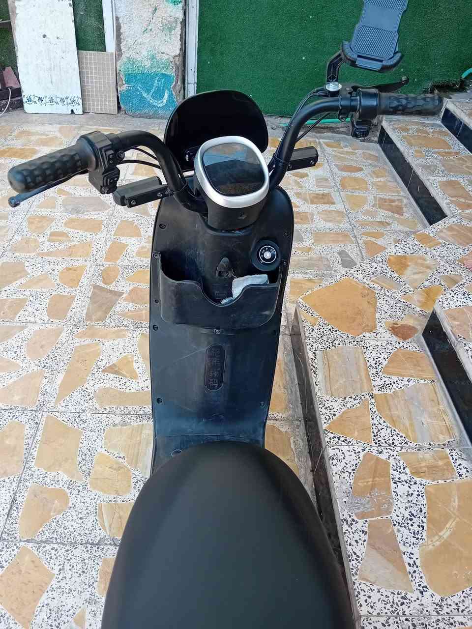 دراجه شحن للبيع 5 بطاريات الدراجه شغاله من طول لطول مابيه اي نقص تمشيك 50 إلى 60 كيلو 
بطاريات حلوات دراجه نظيفه مامتعوبه بيع او مراوس 
سعر الدراجه 325 وبيه مجال للشراي 
عنواني البصرة الجمعيات حي الخليج 
*********** واتساب موجود
