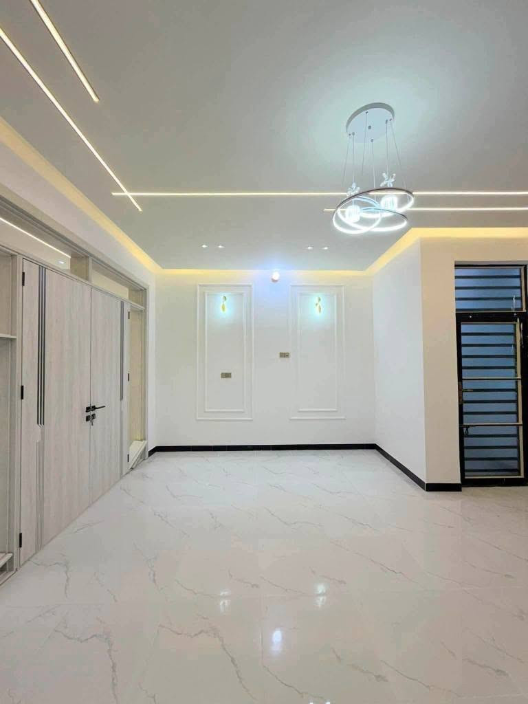 🏡دار للبيع🏡
المساحة: 180 متر مربع
✅ #طابو_زراعي_سند_25_أقرار_محكمه
السعر: 80 مليون  💸💸💸 (مع المجال)
الموقع: النجف شارع الصب عمود 317 #ألخط_ألاول

مواصفات البناء:
غرفتين نوم وصاله ومطبخ واستقبال حمامات داخليه وخارجيه وكراج 
بناء مرتب (أساس + سقف كونكريت + طابوك)
أرضية بورسلين أبو الـ 60

الخدمات:#بعد_عن_سوق_100م
ماء كهرباء مدارس سوق تبليط مولد

للاستفسار *********** وأتساب 📞📞 النجف, العراق
