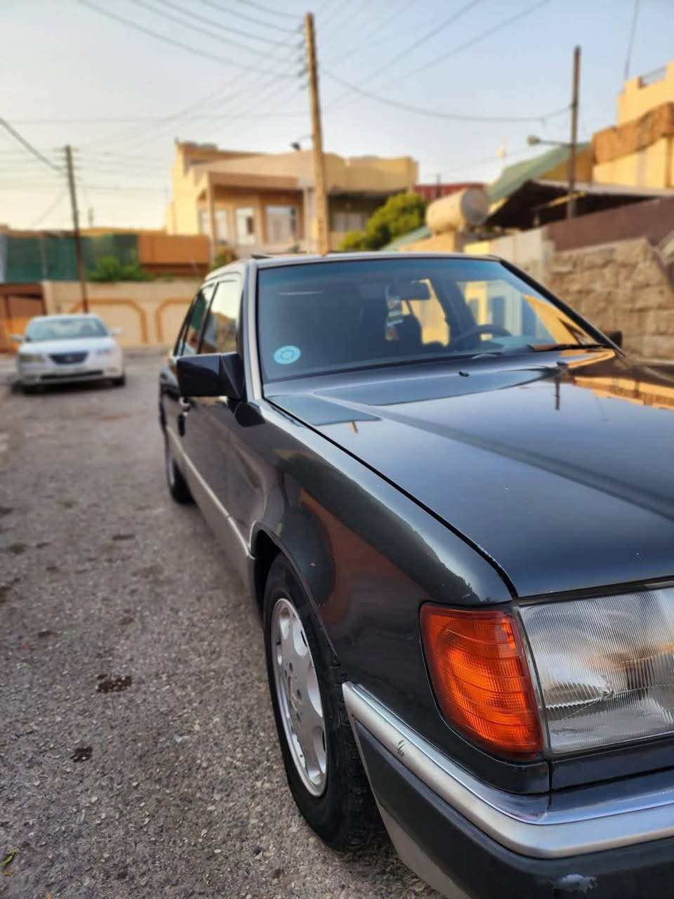 السلام عليكم مارسيدس w124
للبيع حجم ٢٣٠ اربعه سلندر كير شرط مكينه بدايه نفخ تبريد شغال السياره رقم نينوى حلوه السياره وكاعده 

مكان موصل  ***********
