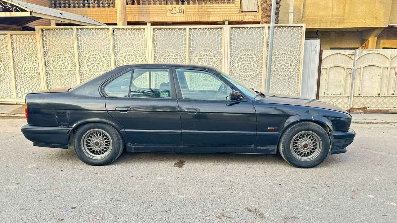 السلام عليكم BMW 525 مسكر كير اوتو سياره مال تعمير  مكينة بيها صوت بستم لاتنقيص ولا تبخير  سياره موديل 90 رقم كركوك الجديد نكليزي باسمي تحويل وين متريد هزه جديده سياره صبغها بي جراد  دواخل مرتبه تبريد شغال منضومه جديده بس كمبريسر تعبان صدر امامي جديد دبلات ولويات وقواعد خلفيه مال حاويه اكسل رون ناصي بال160 رون 3 
‏ السععر 35  مكاني بغداد ***********
‏

