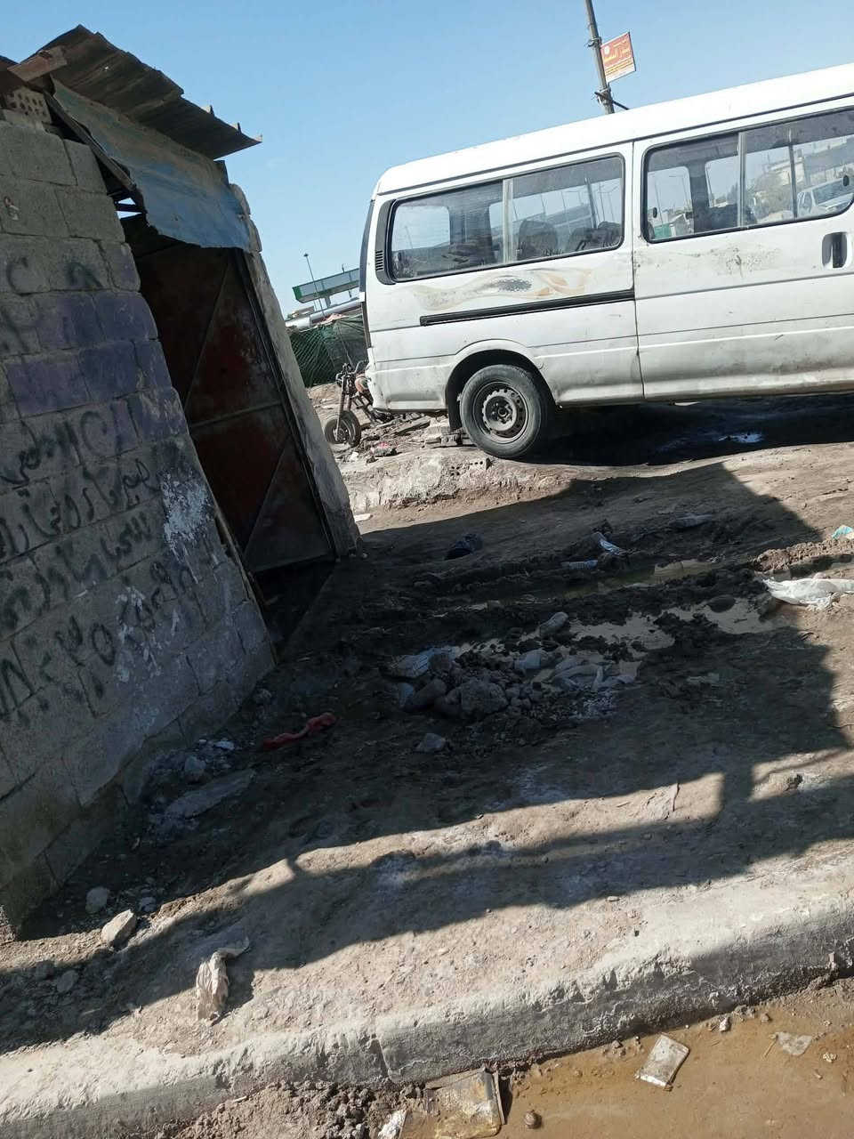 سلام عليكم سيارة فتون 12عليها غرامات عليها 3مليون وكالة تريد تحويل السيارة كير محرك اكسنت خير من الله السيارة يرادلها ترتيب مو دكولون ماكلت يرادلها ترتيب فقط ترايها وين ماجان اضرب كير واطلع الي يريد تجي تشوف وتقتنع عارضها 30 بيها مجال قليل جماعه ال 20 لا تراسلوني ولا تحجون اصلا وهذا رقمي ‏‪***********‬‏ مكانها بغداد البياع
