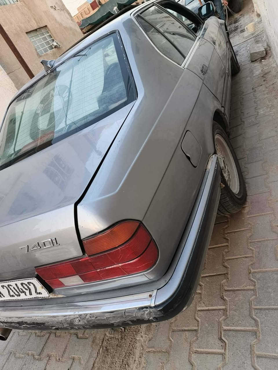 السلام عليكم
للبيع او مراوس السعر 50 بيه مجال بسيط  
بي ام 740 اصل بليته وسنويه 1992 بسمي رقم بغداد مكينه كير تمساح مكفولات كهربائيات كله شغاله تبريد شغال ثلج تخم تاير حداديه امامي خلفي قبل سبوع مسويهن بشرط يرادله ترتيبات بسيط مكاني كربلاء طوريج ***********
