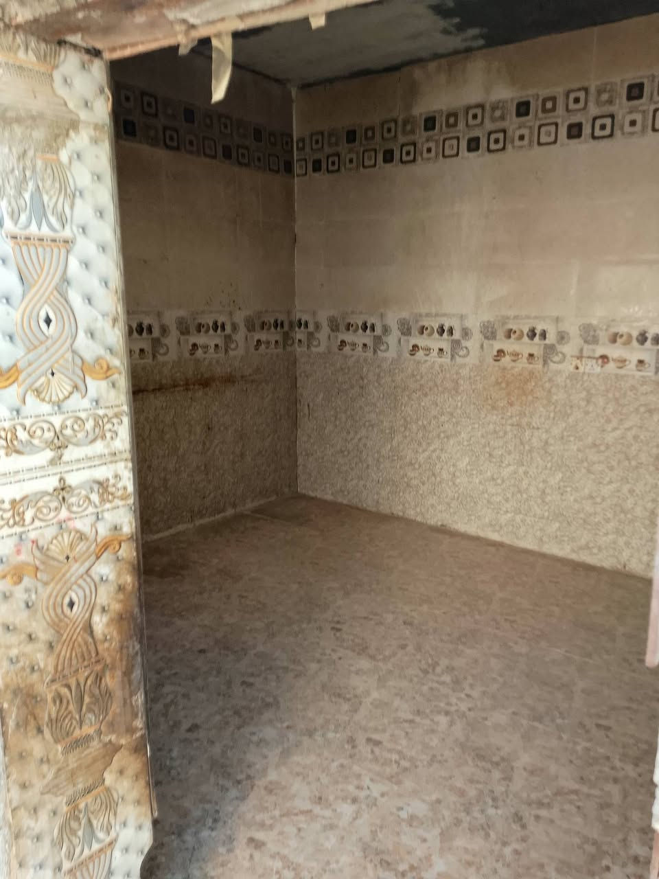دارسكن للبيع المساحه 150 متر  حي النهضة خلف مدرسه الاكرمين الوجه مالته على ساحه طابو صرف
⚜️⚜️خدمات كامله 
⚜️⚜️تفاصيل البيت بناء عماده بس نظيف ارضيته برسلاين
⚜️غرفتي النوم 
⚜️استقبال 
⚜️صاله 
⚜️مطبخ 
⚜️حمام وصحيات 
⚜️طارمه 
⚜️البيت نظيف بس عوزه ترميم البيت جاهز للسكن فارغ

#السعره60مليون بيه مجال شراي بخير وتدلل 
——————————————-

#متابعة_الصفحة

#نستقبل_جميع_عروضكم

———————————————————

🔺#للاستفسار الاتصال ع الارقام

  

 

***********‬‏📲 

  او مراسله واتساب +964 770 986 0830 📲  

او زيارة مكتبنا متواجدين 3 الظهر إلى 8 مساء 

🔺مكتب نعيم البديري للاستثمار والتطوير العقاري 

🔺العنوان:-حي  النهضة مقابل جامع شاكر هندس
دارسكن للبيع المساحه 150 متر  حي النهضة خلف مدرسه الاكرمين الوجه مالته على ساحه طابو صرف
