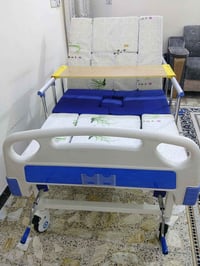 مرحبا للبيع سرير طبي ميكانيكي حيل نضيف  جديد استخدام اقل الشهر  كامل ه...