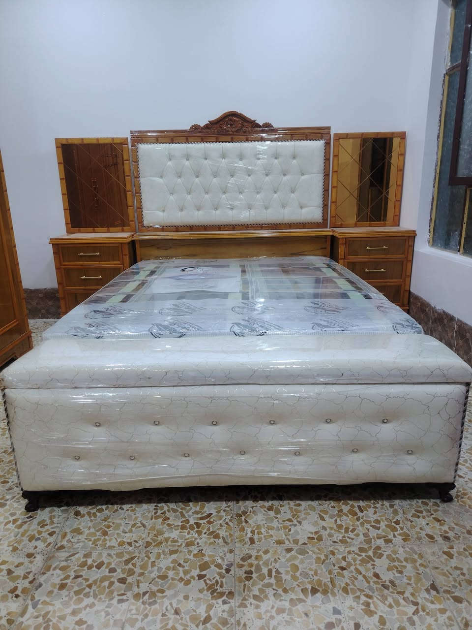 بالتقسيط  بدون مقدمه ماستر كارد الرافدين فقط
هذا نص إعلان مرتب وجاهز للنشر على واتساب أو 
فيسبوك مع الصور
🛏️ غرف نوم ملكية فخمة بتصاميم عصرية وأنيقة
أحدث الموديلات بجودة عالية وتشطيب ممتاز ✨
متوفر: ✔️ غرف نوم كاملة
✔️ تسريحات أنيقة
✔️ خدمة شد وتصليح الغرف
أسعار مناسبة وخدمة ممتازة 🤝
للطلب والاستفسار:
📞 ***********
📞 ***********
📲 واتساب يوسف النجار
لتواصل المباشر
يوجد تصليح وشد الغرف
راسلنا الآن واحجز قبل نفاد الكمية 🌹
يمكنك أيضًا استخدام هذا النص الأقصر كمنشور سريع:
غرف نوم فخمة للبيع
موديلات راقية وأسعار مناسبةة
