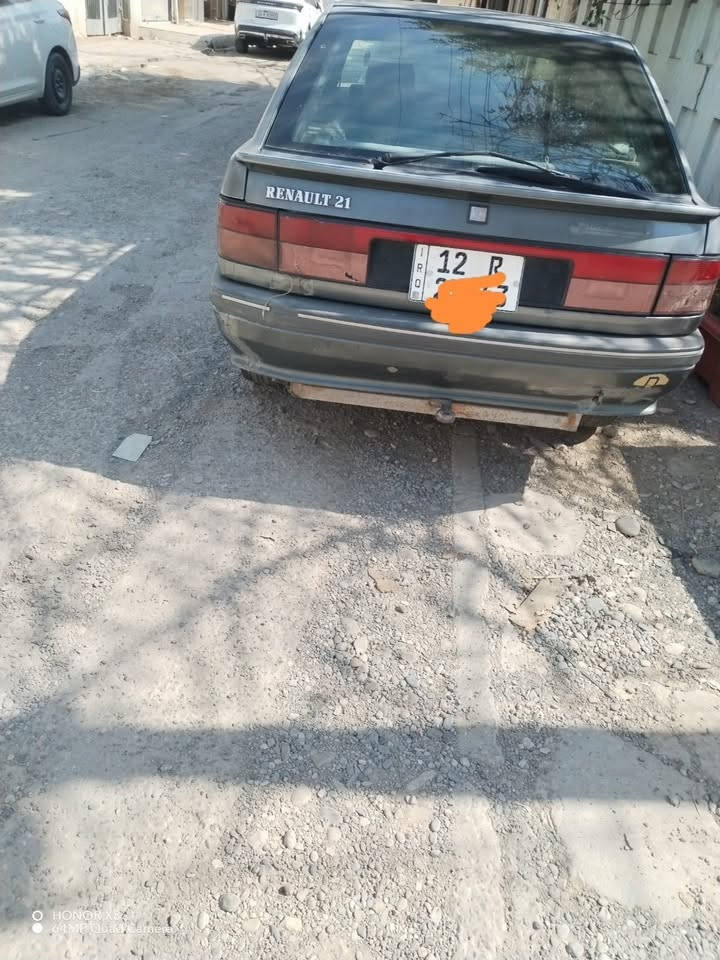 رينو 21
موديل 91 
رقم جديد 
باسمي شرط التحويل 
السيارة جاهزة 
للبيع فقط 
السعر 24$ وبيها مجال للطيبين 
فقط اتصال ‭***********
مكان السيارة موصل المجموعة الثقافية
