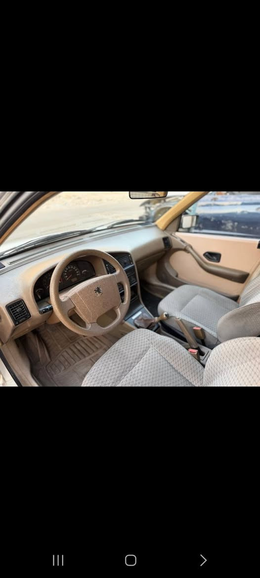 بيجو جي ال اكس مديل ٩ صارلهة ٣ سنوات عندي واخذتهة من عديلي مستلمهة من الشركة زيرو السيارة خير من الله كلش نضيفة تبريد ثلج حماوة مابيهة كلهة عل شركة رقم بغداد بسمي سنوية عضم عاج داخلهة كلش جديد الكشنات مال شركة لامدوشمة ولا ملعوب بيهن باتري جديد كل فترة اسويلهة سيرفس كامل من بلكات ونوزلات وايرات جدد فيت بم كامل شديتة ايساكو كهربائيات مابيهن نقص كلهة شغالة الفابلون الاصلي بعدة عل قمارة داخل محركهة بعدة كلة مال شركة حتة الراديتر بعدة بلزكات الشركة والبدنة مال شركة كدامك صدرهة قبل ٧ اشهر مبدلة كلة وحالين ٧٥ بلمية والسيارة قطرة صبغ مابيهة فقط قبل اشهر نطخت بلجاملغ الامامي صفحة السايق وصارت بيه طعجة وبدلتة شترين واحد اصلي ابيض وضميت القديم عندي موجود تايرات نضاف وقبل سنة تقريبن بدلت كازكيت يم احسن فيتر شغل يخبل اغلى واحد بس شغلة نضيف واي استفسار هذا رقمي اتصل وتساب وتدلل *********** مكاني شارع فلسطين وللمانة السيارة فقط بيهة داري شفت صفحة السايق بلوفة القوية طكطكة خفيفة فقط وترايك وين متريد اطلع بيهة وشكرا
