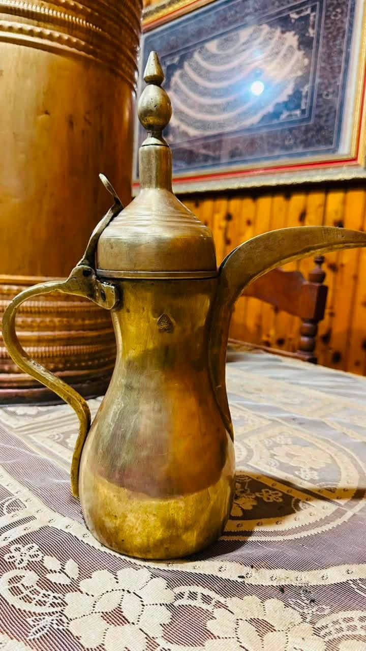 دلة ارتفاع 38 سم
مختومه وجهين عمل ( المصري) 
***********

بابل
