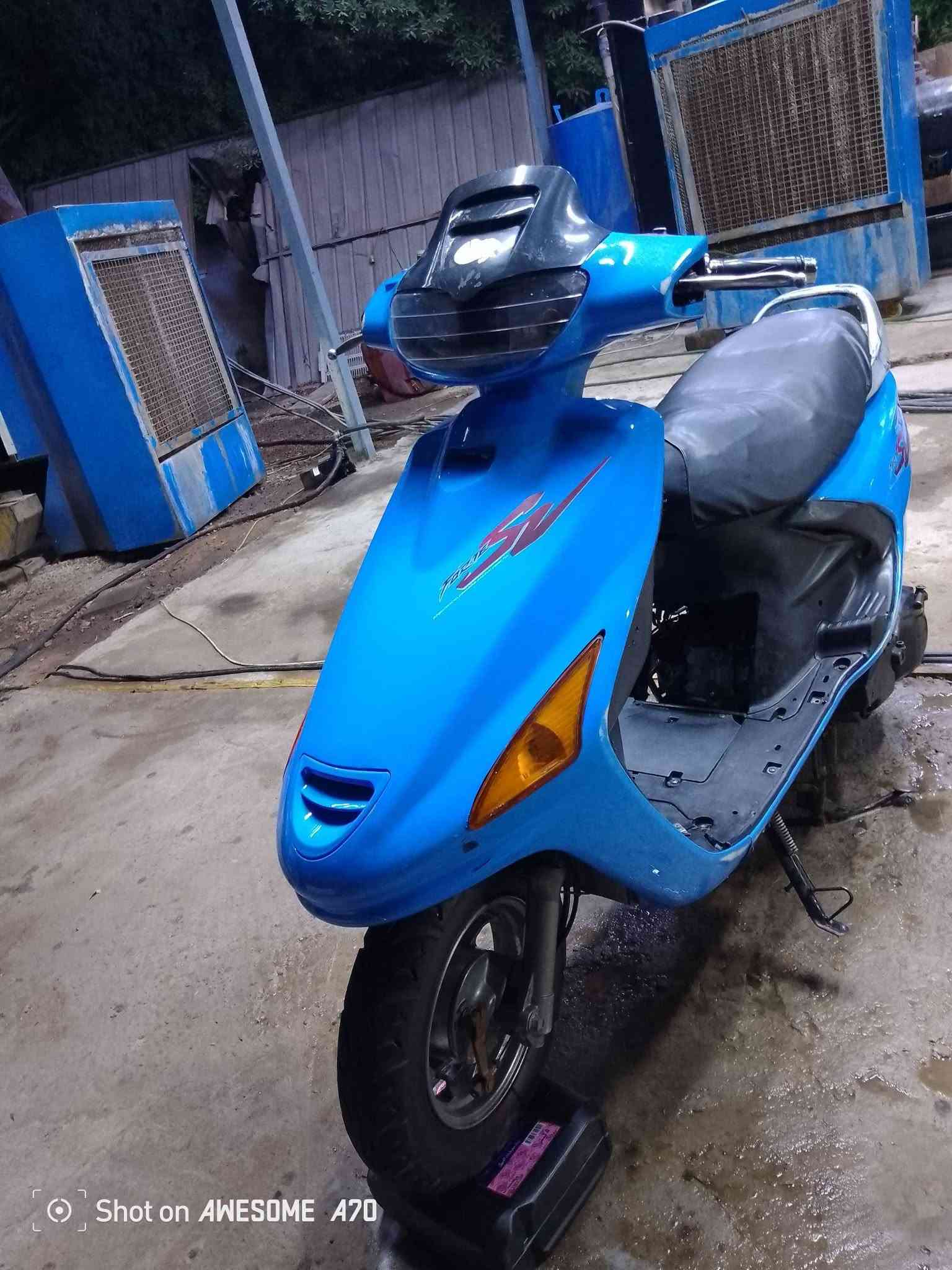 سلام عليكم فراشه للبيع دراجه تخبل كلشي ما عايزه نضافه 90/٪ كهربائيات كله شغاله نكره سلف محرك ناعم ويخبل لدراجه ستعمال نضيف وبرغي ماعايزه السعر 400 وبيها مجال العنوان النجف حي الميلاد قرب الملعب الدولي رقم واتساب فقط ***********الخاص مفتوح

نص مكتوب في الصور:
- Shot on AWESOME A70