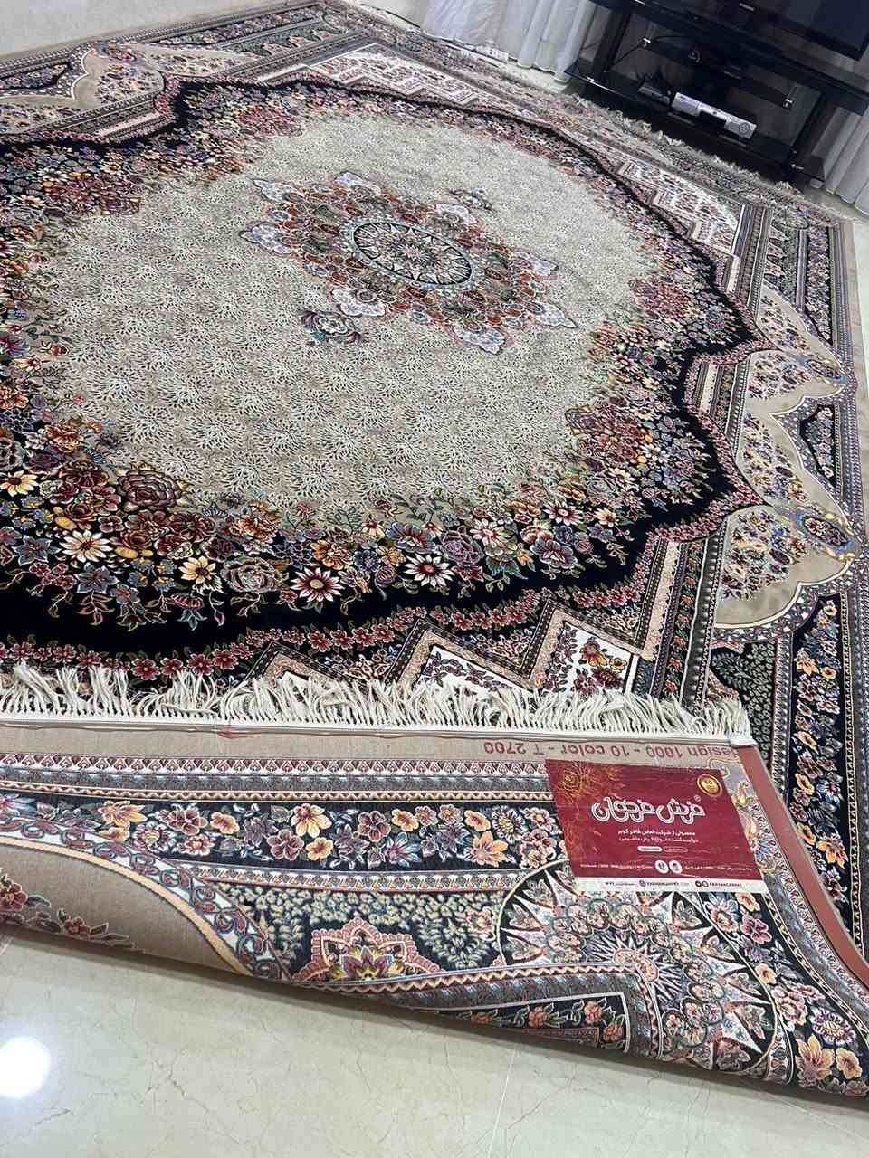 دووتاک فەرشی ئێرانی 700شانەی ئەسلی 3ba5
بۆ ژوریکی 6ba5
تازەو بێ عەیب وەک لۆک ماوەتەوە کەم بەکار هاتوە
***********
