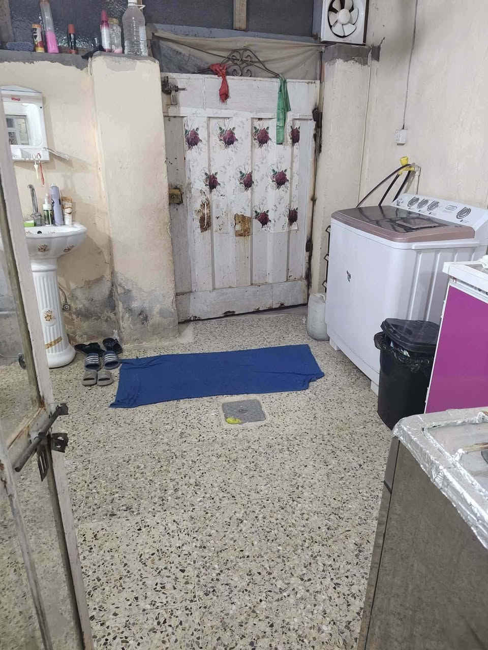 مشتمل للبيع طابو زراعي سند 25 الموقع ورديه خارج مقابل علوه مخضر الورديه المساحه 55متر طابق واحد للاستفسار مكتب النبل للعقار والبناء والهندسه *********** واتساب *********** واتساب
