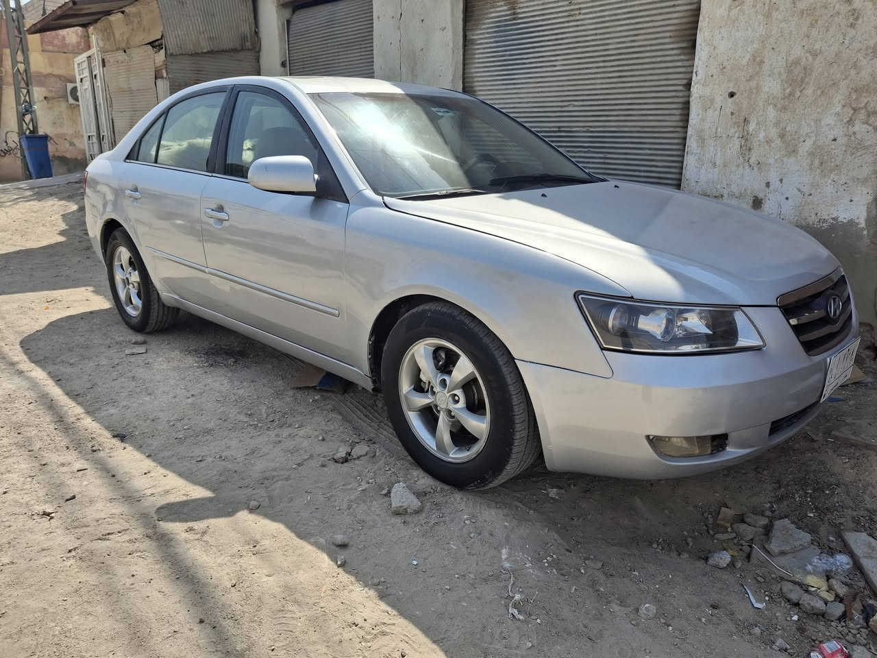 السلام عليكم 
سوناتا مقدس ٢٠٠٦ جاهزه كهربائيات تبريد منضومه جديده تخم تاير مصبوغه جماليه اثر جراد لامعجون ولاضربه دواخل كير مكينه ضعف بل حداديه مكان ناصريه المركز السعر ٧٥ الهاتف 📱 ***********

نص مكتوب في الصور:
- V6