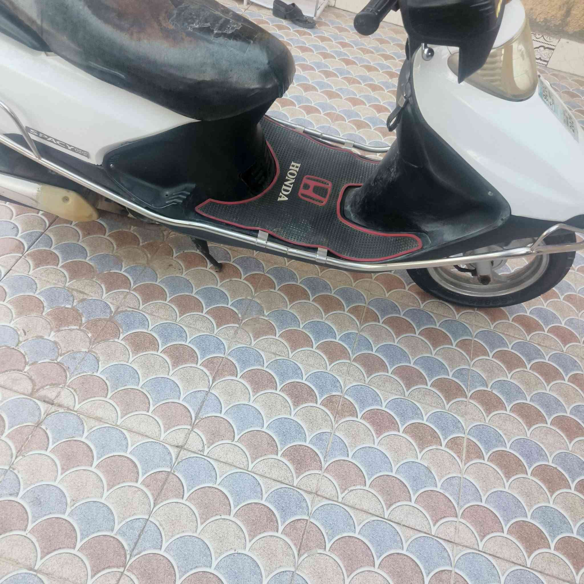 السلام عليكم دراجه سبيسي ماليزي موديل 22 دراجه مكينه خير من الله لا تنقيص ولا تبخير دراجه أي نقص مابيها للأستفسار أكثر على هذا الرقم//***********
