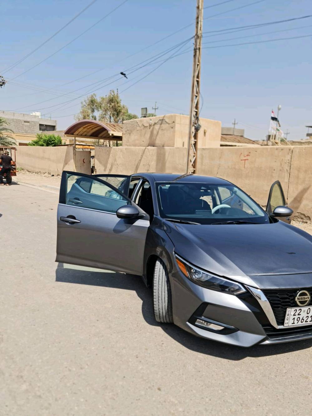 سنترا موديل2023 للبيع او مراوس حسب القناعه  السياره حلوه وممتعوبه مواصفات السياره رادار جانبي ،رادار امامي خلفي،بصمة تشغيل، مثبت سرعه، تحديد مساار وبعد بيها مواصفات خير من الله السياره مالت بيت وعلى إيد وحده حته ممشاها قليل السياره بيها قطعتين صبغ فقط رقمي للحاب يتواصل***********