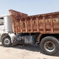 سكانه • شاحنة