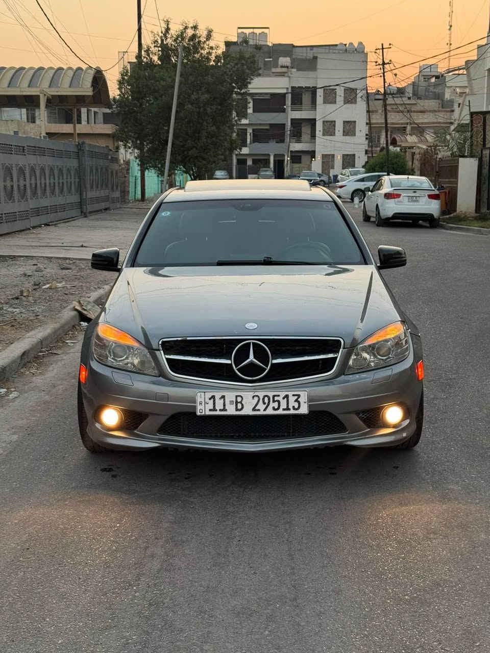 مرسيدس C350 موديل 2008 محرك 6 سلندر البلاد حجم 3500 السياره بيها كت C63 ,, وارد امريكي صبغ قطعتين الجاملغات الخلفيه بدون دواخل وقطعتين كلير فقط البوب الخلفيه توحيد لون ،، بقيه السياره كفاله ،، محرك وكير مبدلات جدد مال وارد ،، صدر كله جديد ،، تبريد ثلج ،، المواصفات فول ،، السياره جاهزه من كل النواحي ،، رقم بغداد دولي وبأسمي المكان بغداد اليرموك 4 شوارع ،، السعر 110 ورقه *********** بغداد, العراق
