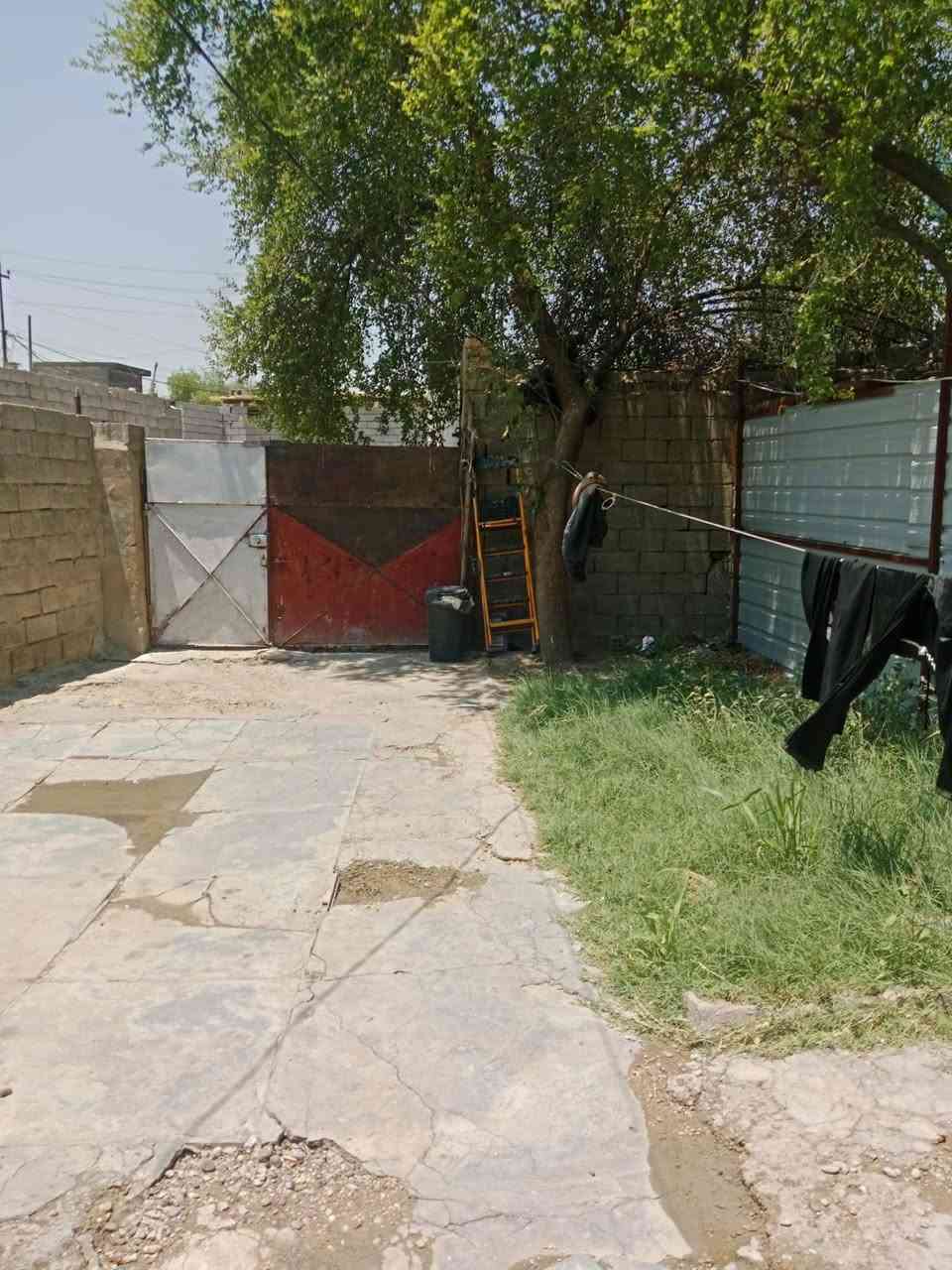 السلام عليكم من رخصت مدير الكروب عندي بيت تجاوز مساحة 250تحتوي على ستقبال و3غرف نوم ومطبخ وصحيات العنوان الدولعي شارع الحسابات قرب البانزين خانة مستعجل على بيعته السعر 9قفله ***********
