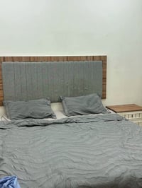 للبيع • سرير • تواصل
