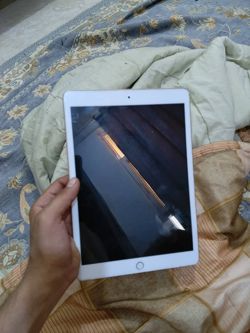 ايباد 8
مبدل بطاريه اصليه وكاله
نموذج M
ذاكره 32
ملحقاته كفر + شاحنه + كارتونه بس مو اله
السعر 165 
مكاني نجف خان النص الحيدرية طريق نجف كربلاء عمود 617
توصيل ماعندي 
***********
