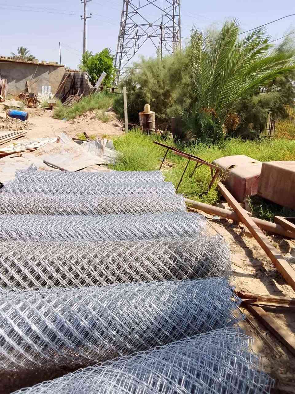 عندنا شبك مع عمدان تثبيت الشبكه طول الشبكه 20 متر مع الرتفاع مترين
للتواصل معنا ***********
*********** الشطره, ذي قار
