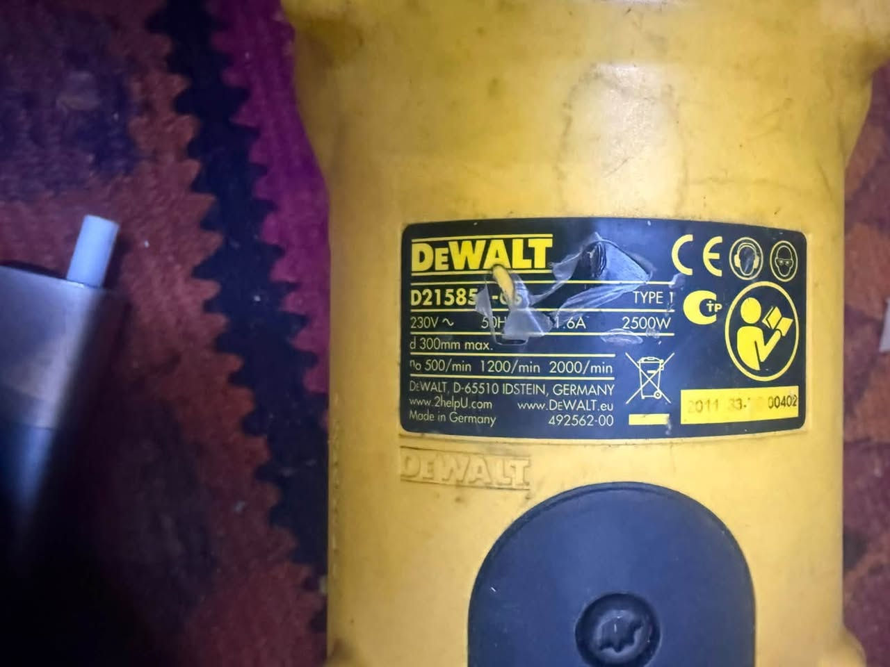 سلام عليكم متواجد دريل Dewalt طول نص متر شرط النظافه و الفحص سعر 650 الف وبي مجال للتواصل واتساب 0770050944
