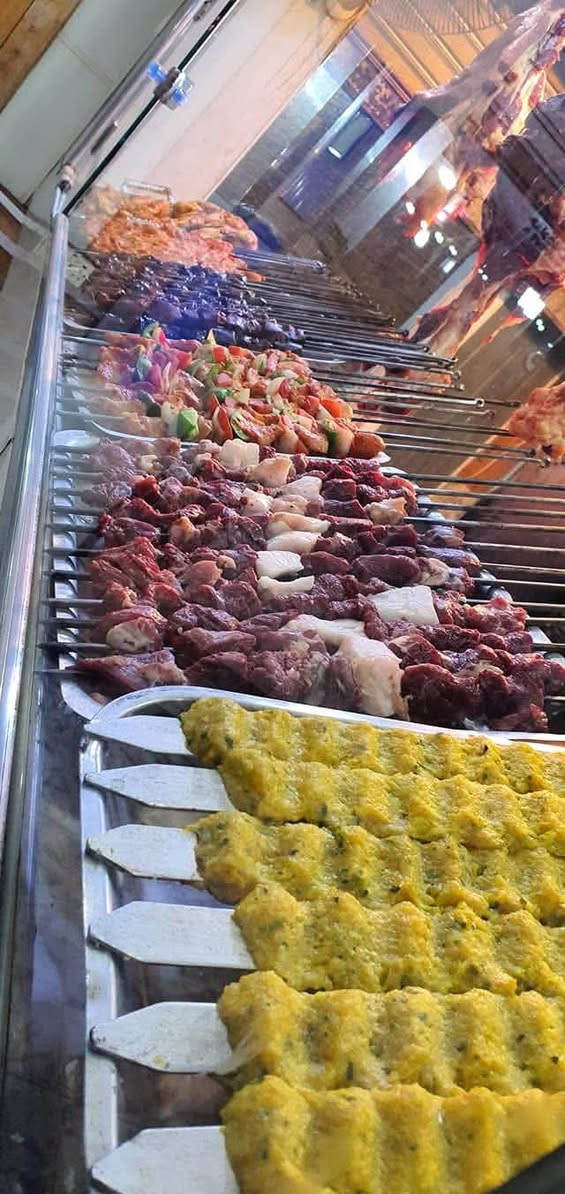 كل هلا بيكم زبائنه بمطعمكم مطعم احسان العتابي كما عودناكم ع عروض 
العروض مستمره عروض لمشاوي 
وعروض الاكلات السريعه 
تتوفر جميع لمشاوي 
وجميع لاكلات الغربيه 
توصيل مجاني لجميع مناطق الرفاعي 
الحجز
 ***********
***********
