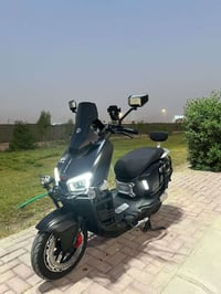 الصاعقة المدرعة • استعمال شهر • ٦ بطاريات