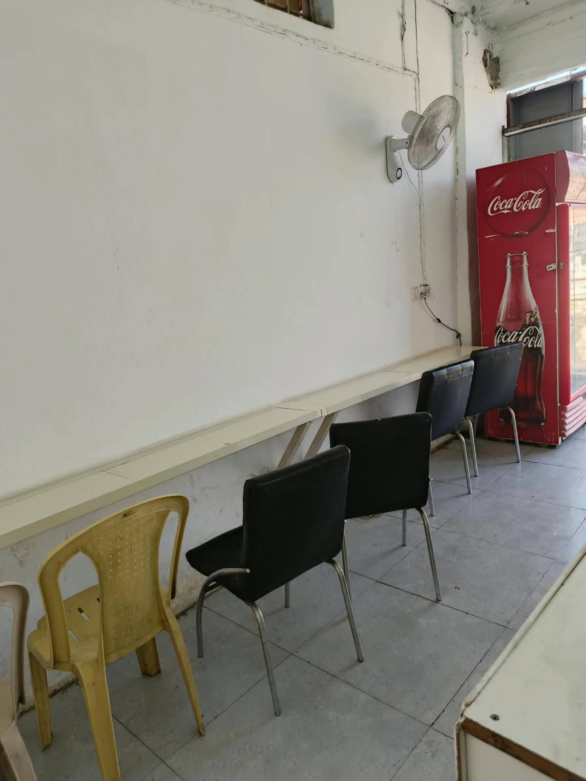 مطعم للبيع • ابواب وشبابيك • فرع باب شمس