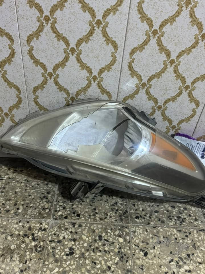 ماصدة لايت نيسان فيرسا يرهم من 2012 إلى 2019 اصلي مل سياراه سعر تجاري تك بل سوك 200 ريده ب75 بي مجال هذا جهى السايق وتك ثاني مكسور اريده ب25  رقم *********** بغداد مدينه الصدر
