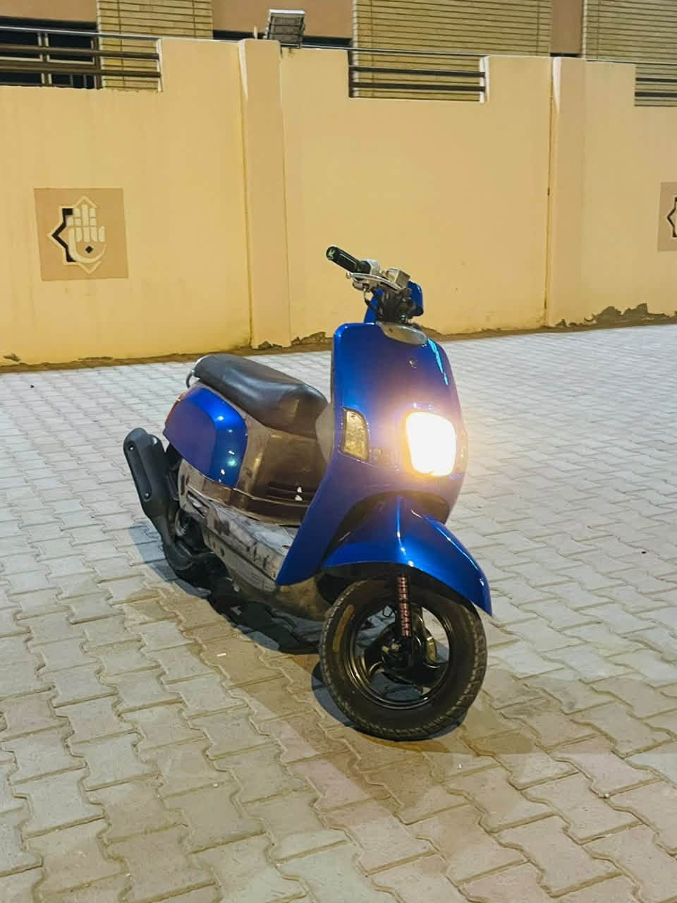 بوليس لبيع دراجه محرك ناعم سلف هندر كهربايات شغاله نفس الصور دراجه محرك مفتوح تجفيت اصلي حراري اقل اسبوع من جفتتهه مره وحده  محرك ناعم مكاني كربلاء حي القادسيه السعر ٥٠٠ رقم الهاتف ***********
