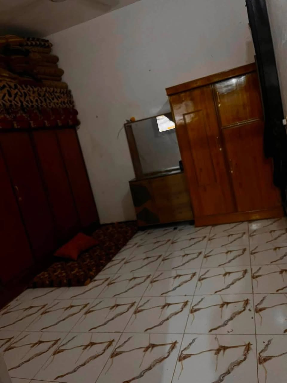 🏡 للبيع – مجمع الرحاب / شارع المضيف
📐 المساحة: 125م (طابق ونصف)
📄 السند: طابو زراعي
💰 السعر: • كاش: 45 مليون (قابل للتفاوض) • أقساط: 48 مليون
📲 واتساب المندوبة أم ريمان:
***********
