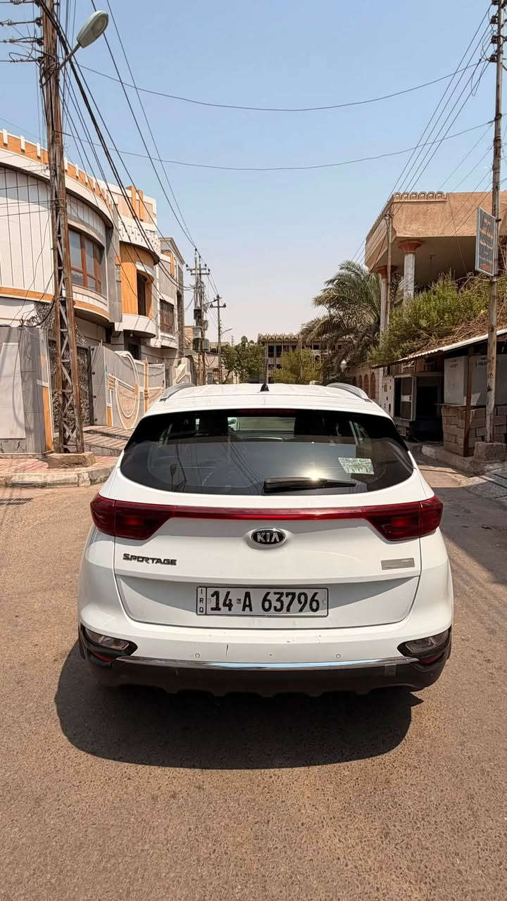 سبورتج 2019 خليجة ماشية 80.500
3 وضعيات قيادة 
3حساسات امامي خلفي
مري شفط 
سيارة بيها بابين سمكرة واحد مصبوغ كله وثاني ربع صبغ صفحة الراكب 
وخشم الجاملغ الامامي صفحة سايق تعديل مثل ماموضح بالصورة سيارة نظيفة ومرتبة ورقمها بصرة جديد تحويل ثاني يوم سعرها 182 ورقة وبيها مجال للشراي 
الاستفسار ***********
