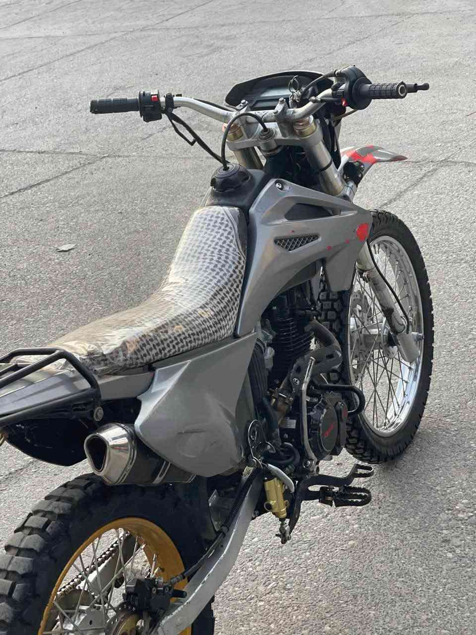 بسم الله الرحمن الرحيم 

kawyar 250cc

زۆر بەقوەت و مەزبوتە مەکینەی بە شەرت دەبڵ و ئیستۆپی پێشو دوای بێعەیبە تاقم وایەری مەزبوت
سعری ٥٥٠ هەزار و هەنێک مەجال

***********

***********

دەستخۆش ئەدمینی بەڕێز
