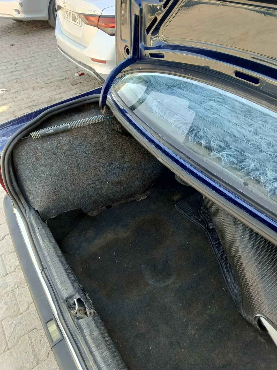 سلام عليكم اوبل اوميكا موديل 1992 محرك 2000 كير عادي كهربائيات كلهه شغاله مابي نقص النضافه كما في الصوره السعر 35 وبيه مجال بسيط المكان الرمادي شراي اتصل مو شراي لا تتصل للاستفسار الاتصال على ***********
