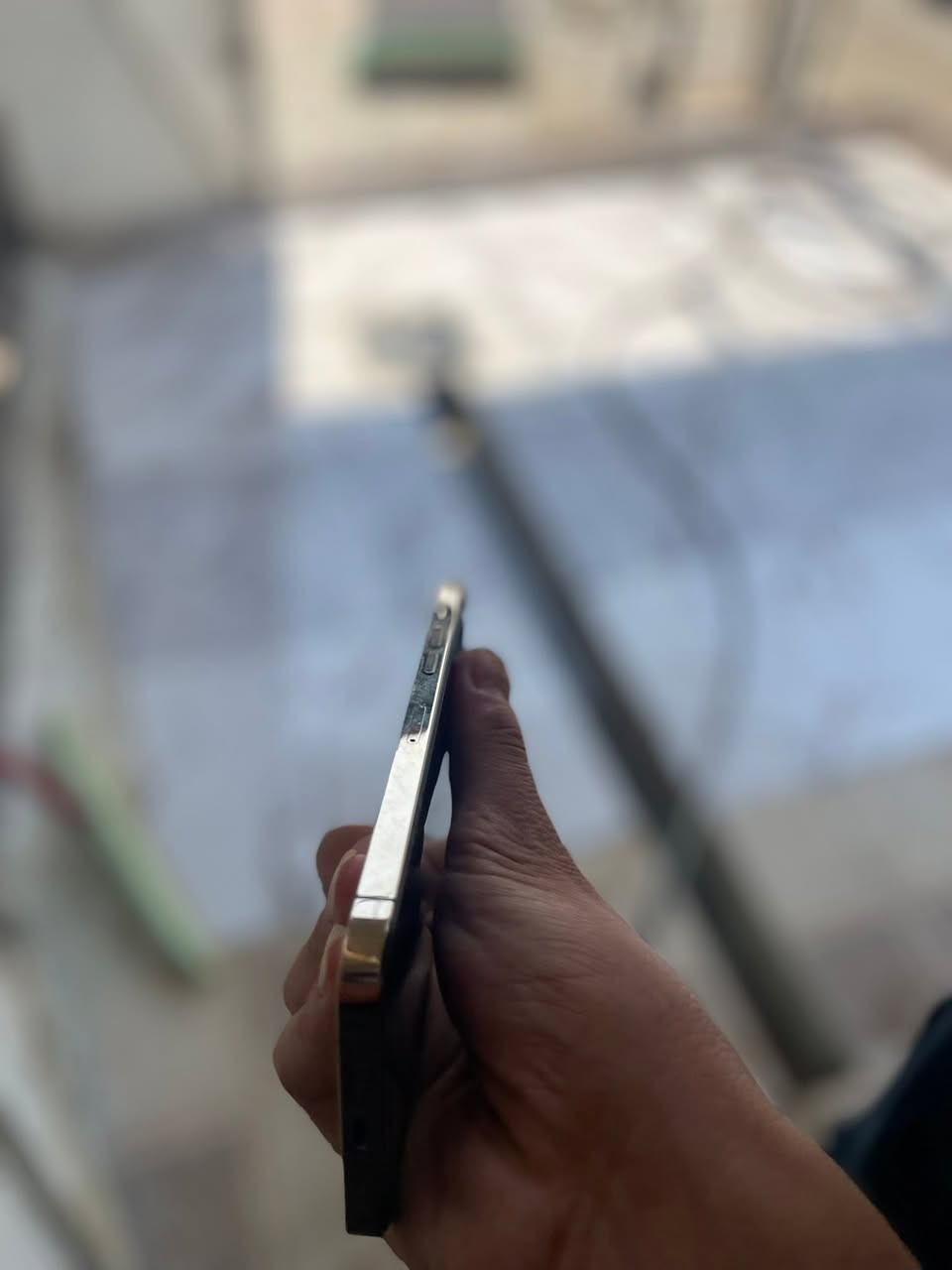 ايفون 12برو ماكس 
ذاكرته 256
بطاريته 77
فيس ايدي واكف
والظهر مفطور 
 ما مبدل بي اي قطعه

‭***********‬
