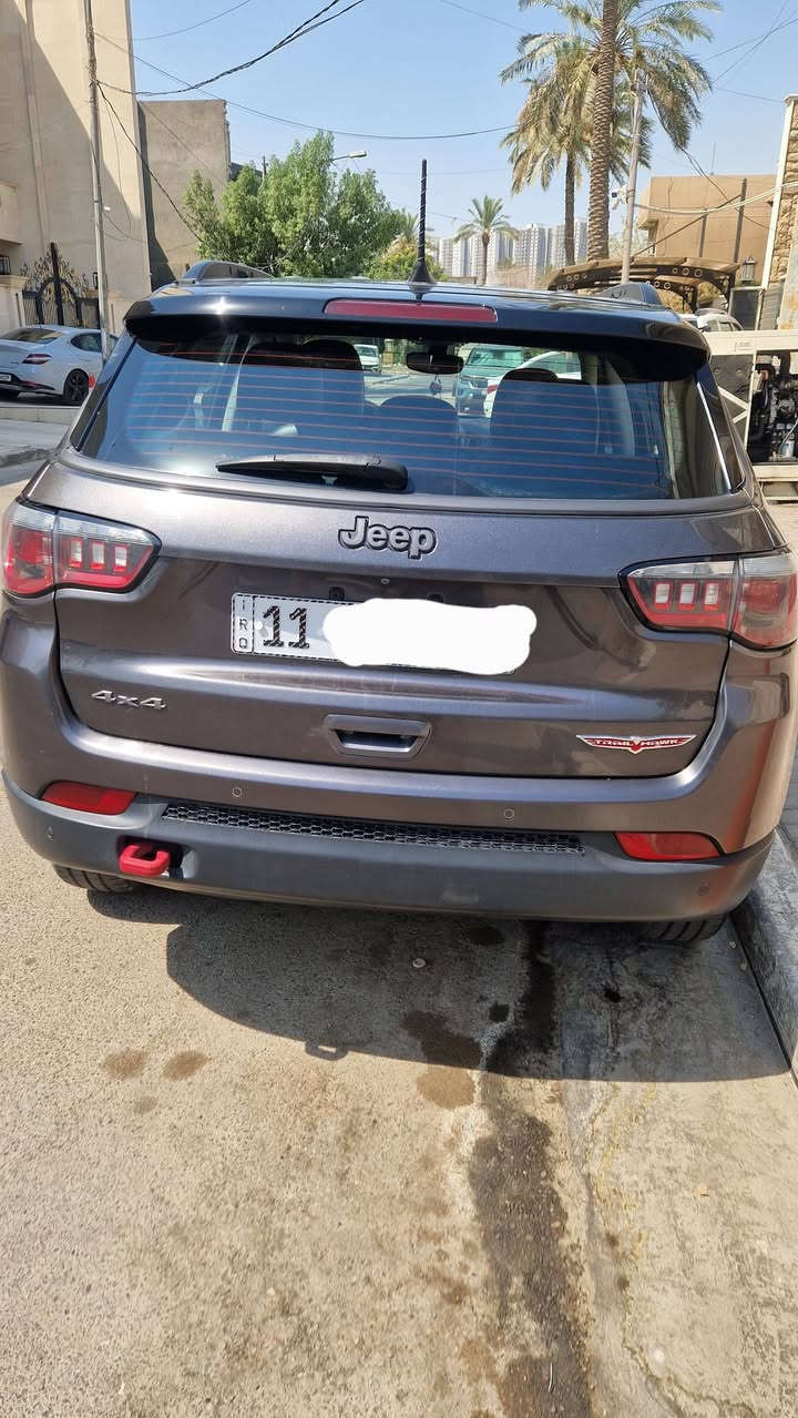 السلام عليكم
جيب كومباس 2019 تريل هوك 4X4 وارد امريكي حادث جاملغ وبنيد ودعامية عكس السايق واضح بالصور بدون أيرباك دعامية مبدلة بلميتيد ورصعات خفيفة 
مواصفات فول ماعدى الفتحة لأن تريلهوك، ماشية 90 الف كيلو  سيارة كاملة بدون اي مشاكل، رقم وسنوية جديد، السعر 137$ وبي مجال، تلفون ***********
