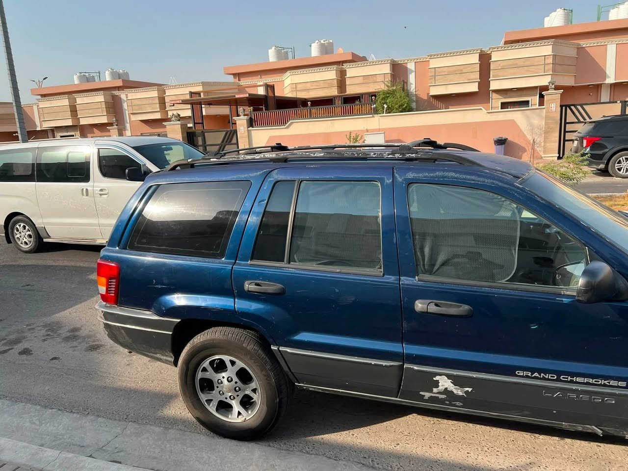 جيب كراند شيروكي مديل 2000رقمنها مشروع وطني بغداد وابسمي
سياره كلها عل البلاد كير ومحرك تبريد كهربائيات اربعه تايرات جدد باتري جديد نورلات فيت بم بلاكلت شاشه سياره على ايدي مرتبها سعرها 60 ورقه وبيها مجال للشراي عنواني بل بصره القبله  ***********
