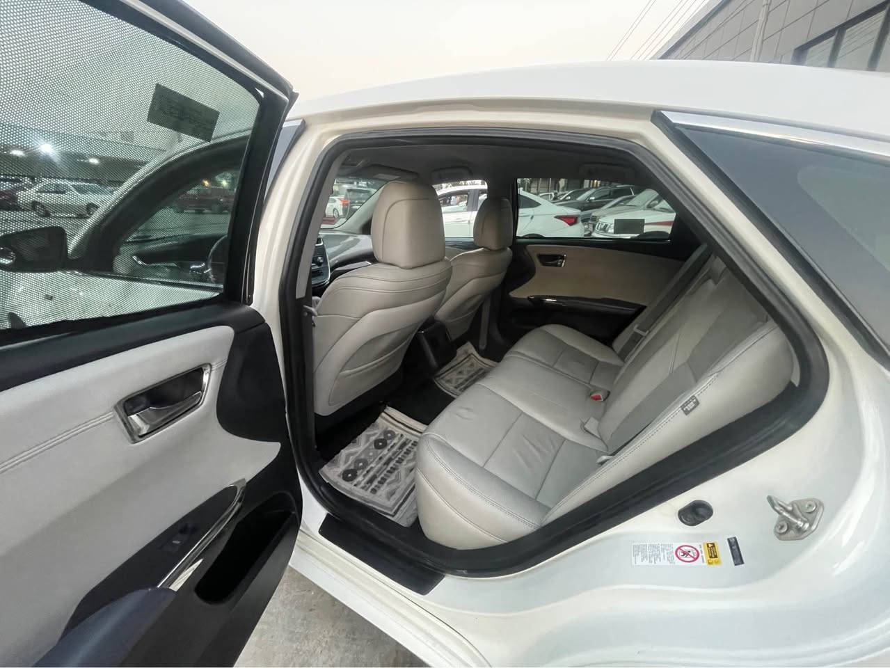 toyota avalon 2014
مواسەفات   XLEئەمریکی 
گێرو مەکینە و تەبرید بە شەرت 
یەک پارجەو سێ پەلەی بۆیاخە بێ ناو گرتن 
سەنەوی و رەقەمی تازەیە 
سعری ١٤٦ گەلاو مەعامەلە 
*********** وەتسئەپ و ڤایبەر 
لە سلیمانیم السليمانية, العراق
