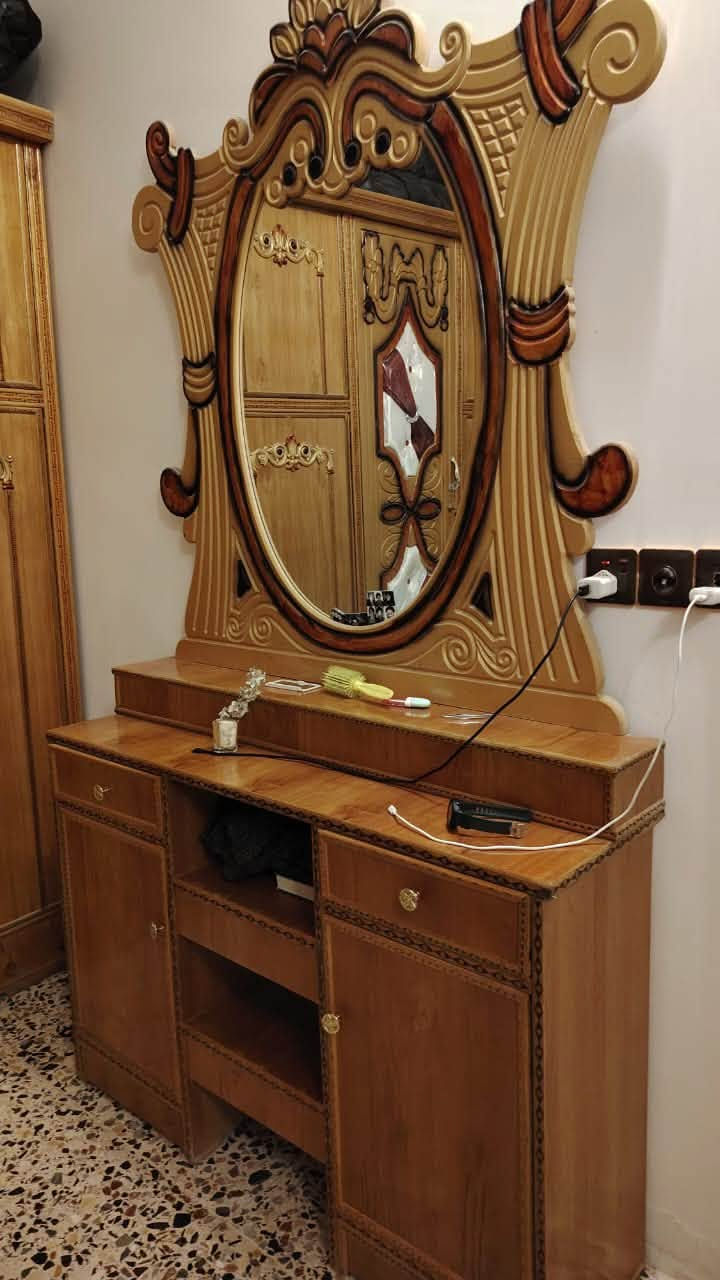 غرفه نوم للبيع السعر 600
البكان بغداد***********
