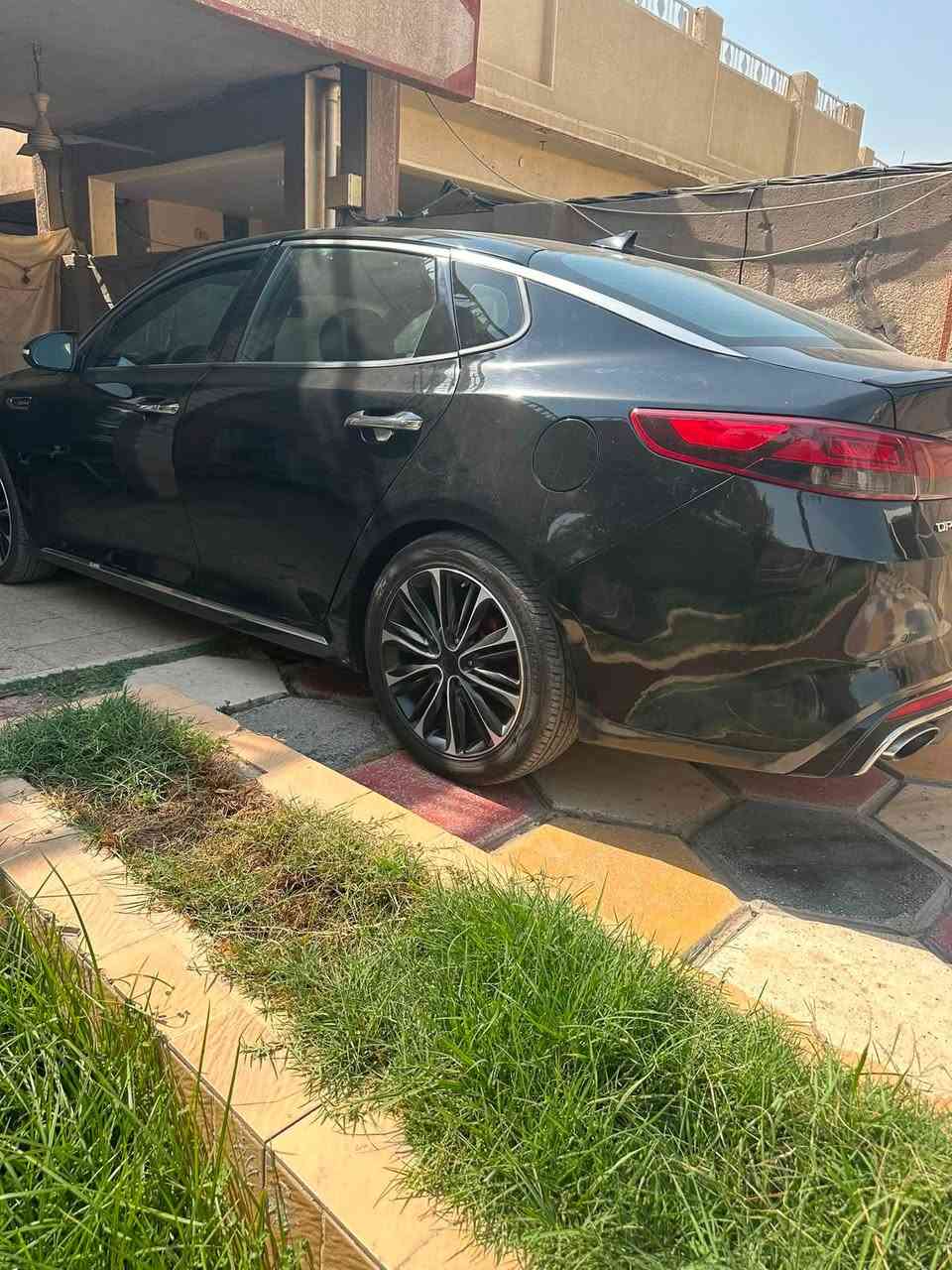 للبيع كيا اوبتيما 2018 فول الفول 

✅ الموديل: 2018
✅ الفئة:  SXL فول مواصفات
✅ المحرك: 1600 تيربو 
✅ الوارد: امريكي 
✅ الرقم: اربيل
✅ الماشية: 96,000 كم
✅ اللون: اسود ملكي
✅ الحادث: باب خلفي يسار + جاملغ خلفي يسار صبغ 

مواصفات: بانوراما، شاشة، ، تدفئة وتبريد كراسي، رادار، حساسات، كاميرا، لايت زينون، بصمة، تشغيل عن بعد، 
الداخل نظيف وجديد
الفحص مفتوح
المكان: الصويرة - واسط
للاستفسار: ***********
